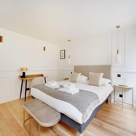 Luxurious Getaway 1bdr 2p- Eiffel Tower Invalides Appartamento